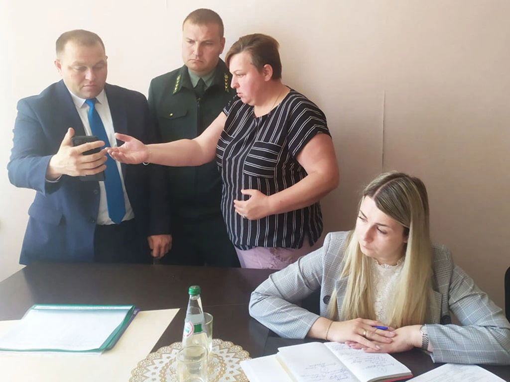 «Прадаць цяля і ўратаваць каханне». З якімі праблемамі да чыноўнікаў звярталіся беларусы гэтым летам