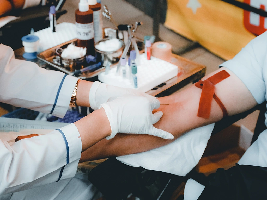 Здаць кроў у Беларусі: хто можа, што патрэбна і колькі плацяць