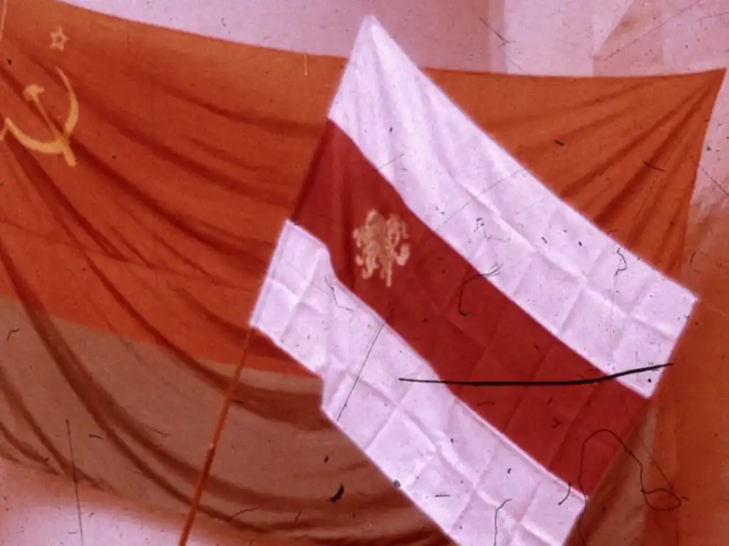 33 гады таму бел-чырвона-белы сцяг і «Пагоня» сталі дзяржаўнымі сімваламі